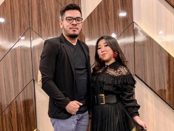 Kiky Saputri Pajang Foto Mesra Bareng Pacar Ganteng, Malah Berharap Sang Kekasih Jadi Pria Buaya