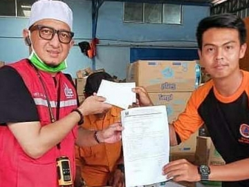   Zacky Mirza Bantu Korban Banjir Bandang di Sukabumi