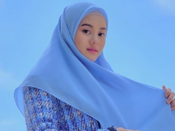 Bicara Soal Hijrah, Dinda Hauw Tampil Beda Pakai Baju Muslim Syari Hingga Cadar 