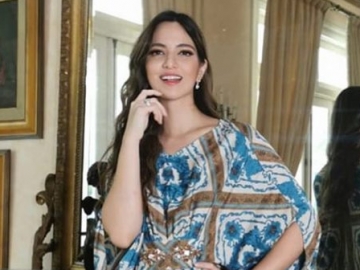 Baju Nia Ramadhani Saat Joget TikTok Kembali Dikritik, Ardi Bakrie Ramai Dikasihani