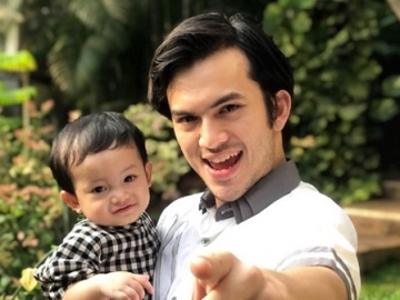 Rizky Nazar Unggah Foto Bareng Ponakan Tampan, Kaum Hawa Malah Ramai 'Nge-halu'