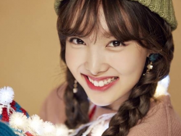 Nayeon Tampil Imut dengan Baju Longgar dan Ungkap TWICE Makin 'Rakus'