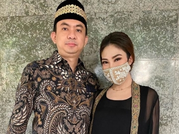 Suami Murka Pada Ayu Dewi Hingga Gunting Kartu Kredit, Ternyata Gara-gara Ini