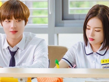 Park Ji Hoon dan Lee Ruby Cs Bertingkah Konyol di BTS 'Love Revolution'