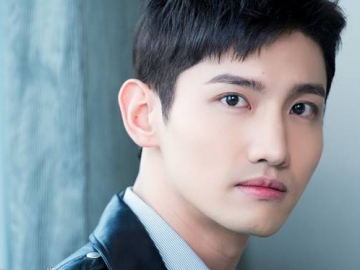 Changmin TVXQ Pamer Tampang Berkumis Hingga Digoda Fans