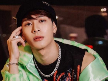 Jackson Wang Bikin Fans Histeris Usai Pose Basah-Basahan di Majalah ELLE Singapore