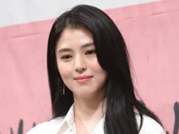 Han So Hee Rebahan di Kasur Dengan Rambut Acak-Acakan, Masih Dipuji Cantik?