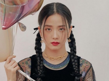 Dari Tampil Elegan Hingga Menggemaskan, Jisoo Bikin Jatuh Cinta di Majalah ELLE