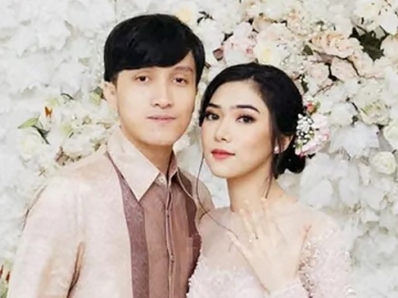 Jarang Umbar Kemesraan, Foto Romantis Isyana Sarasvati Pegang Pipi Suami Bikin Penyanyi Ini Iri