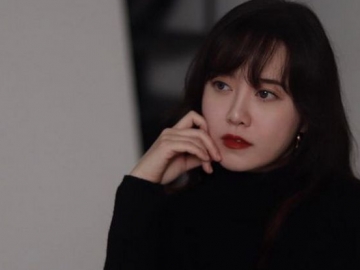 Bintangi Reality Show 'FACE ID', Ku Hye Sun Bikin Penasaran Rusak Ponselnya dengan Palu