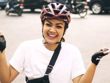 Ernest Cokelat dan Anak Berhasil Pulih, Nirina Zubir Masih Positif COVID-19