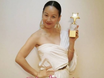 Pakai Gaun dari Selimut Saat Terima Penghargaan, Lee Hyori Curi Perhatian Netizen