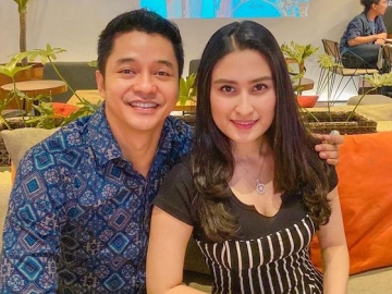 Adly Fairuz dan Angbeen Rishi Dikaruniai Anak Pertama, Hidung Sang Buah Hati Sukses Curi Perhatian