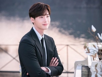 Lee Jong Suk Pamerkan Pemotretan Baru Usai Bebas Wamil, Rambut Gondrong Bikin Salfok