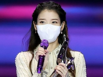 Bawa Pulang Daesang di Golden Disk Awards H1, IU Bocorkan Soal Comeback Mendatang