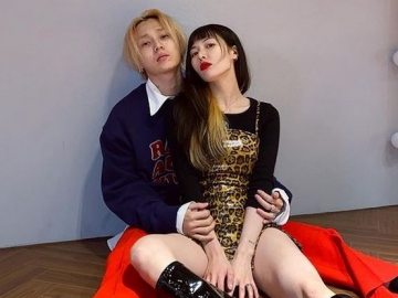 Bikin Netizen Gemas, Begini Malu-Malu HyunA dan Dawn Saat Didapuk Jadi Model Pakaian Dalam