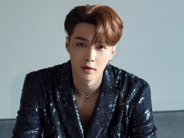 Lay EXO Bikin Fans Heboh Rilis Lagu Solo 'JOKER' Versi Resmi