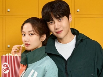 Manisnya Moon Ga Young dan Kim Seon Ho Reuni Jadi Model Iklan Bareng