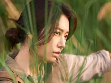 Beda dengan Karakternya di Drama Fantasi 'Sisyphus: The Myth', Park Shin Hye Ogak Balik ke Masa Lalu