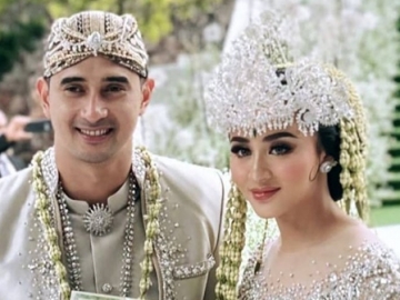 Tampil Menawan, Margin Istri Ali Syakieb Ungkap Cerita Menarik di Balik Gaun Cantik Ini