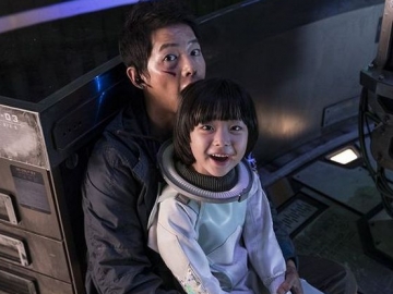 Perankan Sosok Ayah untuk Pertama Kalinya di 'Space Sweepers', Song Joong Ki Akui Sangat Antusias