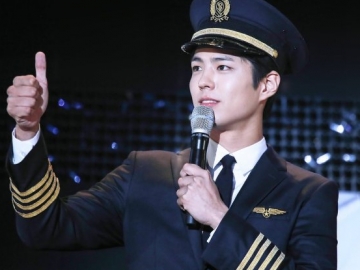 Wajib Militer, Park Bo Gum Sapa Fans Di Video Imlek Sebagai Tentara