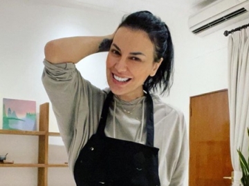 Sophia Latjuba Gandeng Abdee Slank Saat Hadiri Pernikahan Eks Suami, Resmi Pacaran?