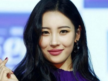  Sunmi Akui Hilang Kontak Dengan Park Jin Young 'JYP'?