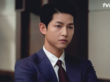 Keren di 'Vincenzo', Kocaknya Song Joong Ki Norak Lihat Botol Minum Canggih