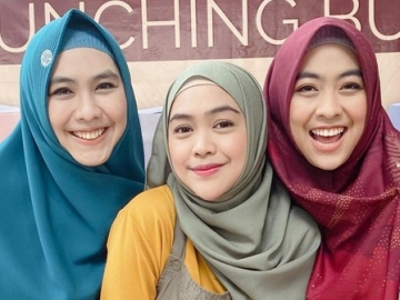 Foto Bertiga, Pesan Manis Oki Setiana Dewi untuk Kedua Adiknya Bikin Haru Dijuluki 'Sister Goals'