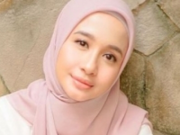 Engku Emran Tunangan Dengan Pacar Baru, Laudya Cynthia Bella Lakukan Ini