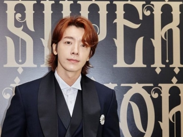 Fans Heboh Ketemu Camer, Donghae Selipkan Foto Selfie Bareng Sang Ibu di Album 'The Renaissance'