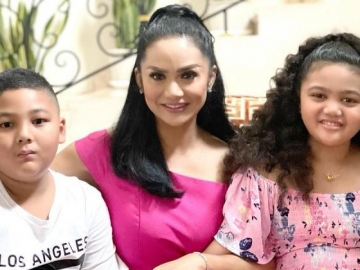 Krisdayanti Hadiri Acara Pengajian Aurel Hermansyah Tanpa Amora dan Kellen, Ungkap Alasannya