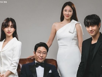 Lee Ji Ah Buka Album Foto Lawas Dicurigai Kode Si Kembar 'Penthouse' Bukan Anak Uhm Ki Joon