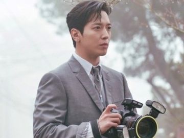 Jung Yong Hwa Alami Hal Aneh Usai Berenang di Drama 'Daebak Real Estate' 