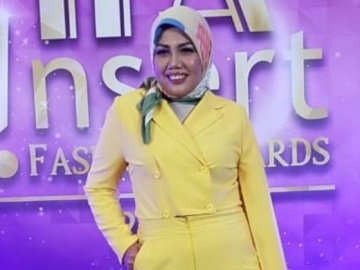 Ely Sugigi Tuai Pro dan Kontra Usai Pajang Foto Tanpa Hijab Ini di Medsos