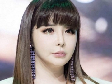  Park Bom Tak Tahan Diri Makan Ini Saat Diet