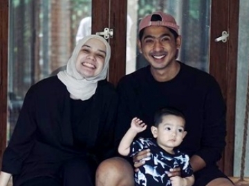 Putri Anne Suguhkan Momen Gemas Arya Saloka Tidur Dibangunkan Buah Hati, 'Hempas' Nyinyiran Haters