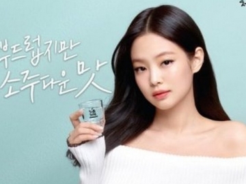 Jennie Kembali Tampil Memikat di Iklan Soju Chum Churum, Fans: Keren dan Berkelas