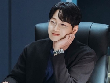 Lee Hyun Wook Jadi Idaman Baru Usai Perankan Direktur di Drama 'Mine'