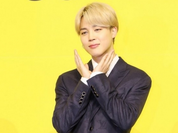 Bahasa Inggris Tuai Sorotan, Busana yang Dipakai Jimin di 'The Late Show With Stephen Colbert' Sold 