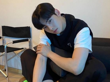 Beber Isi Tas, Cha Eun Woo ASTRO Ternyata Punya Hobi Tak Terduga