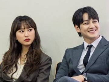 Kim Bum Dijuluki 'Tukang Selingkuh' Komentari Manis Post Ryu Hye Young & Kim Yong Ji di Hari Sama