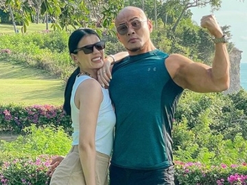 Sabrina Chairunnisa Bagikan Foto Liburan di Bali, Deddy Corbuzier Pose 'Merem' Jadi Sorotan