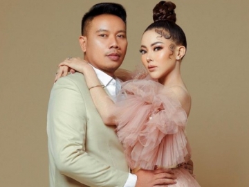 Bagikan Foto Mesra Bareng Ayu Aulia, Vicky Prasetyo Sebut Kalina Oktarani Beri Izin?