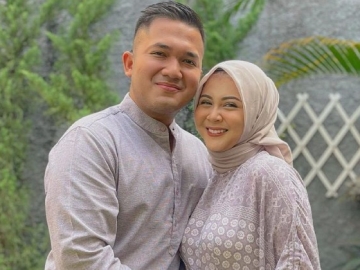 Kesha Ratuliu dan Suami Umumkan Jenis Kelamin Calon Anak Pertama