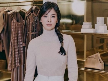 Bikin Penasaran, Song Hye Kyo Beri Kode 'Now, We're Breaking Up' Selesai Proses Syuting