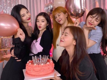 Akhirnya Kumpul Berlima, Intip Keseruan Red Velvet Rayakan Debut Anniversary ke-7