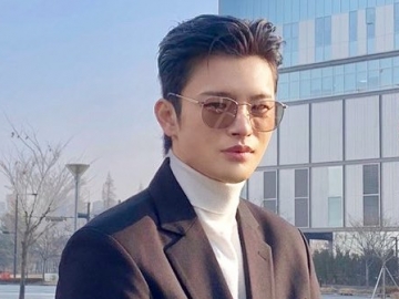 Miliki Vibes Misterius, Seo In Guk Diinilai Meresahkan di Foto Pemotretan Terbaru