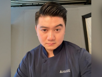 Viral Karena 'Prank', Intip 7 Potret Chef Arnold Tampil Kocak Hingga Jadi Family Man